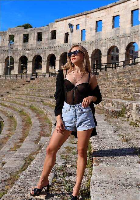 MPL Studios are excited to present you with a photo gallery showcasing Stefani has a sexy body