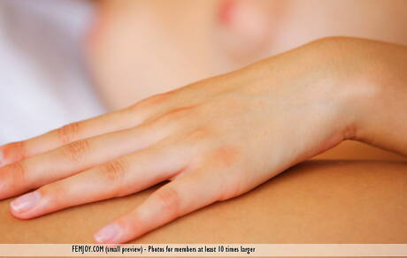 We Are Hairy are pleased to offer you xxx photos featuring Lindsey T showing perfect body